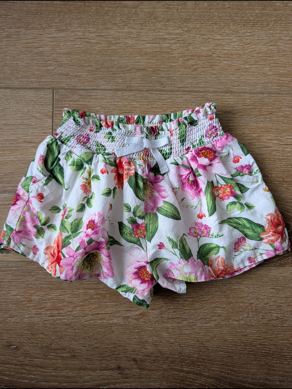 Janie and Jack White Floral Smocked Waist Tropical Floral Shorts Sz 4
